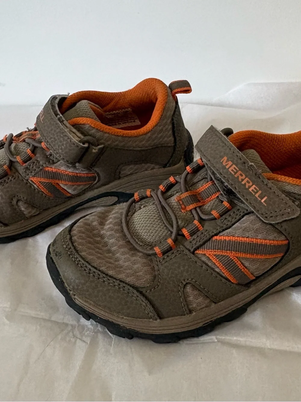 Merrell Kids Outback Low Hiking Shoes Size 11 Grey Orange Sneaker MK262024
